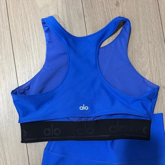 ALO Blue Sports Bra and Leggings - Picture 4 of 5